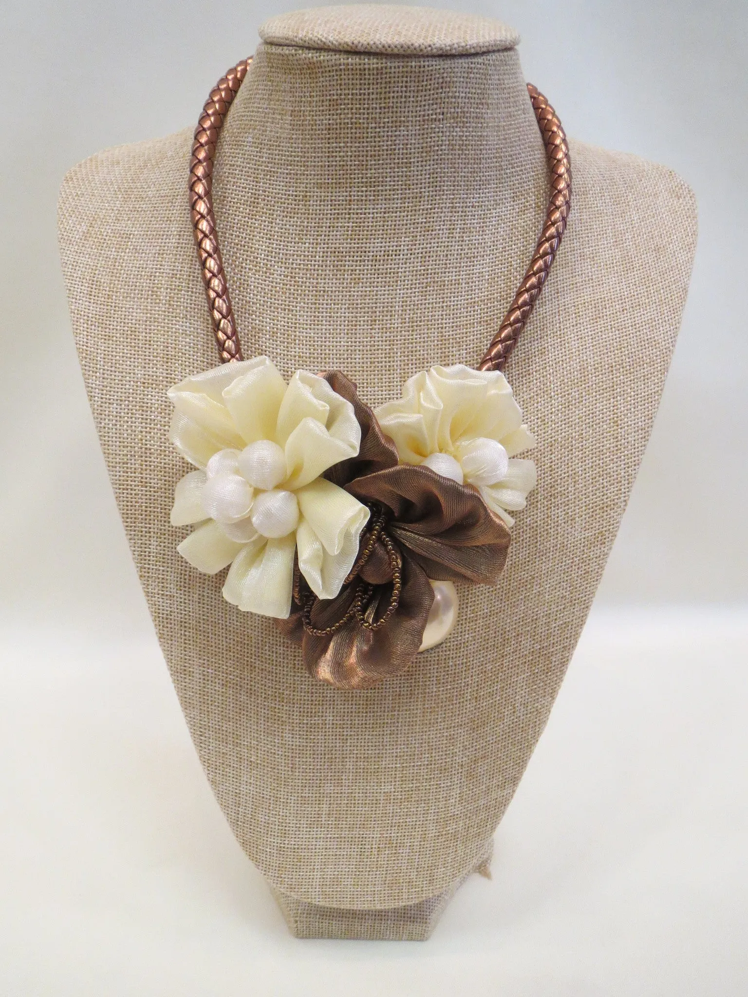 ADO | Fabric Flower Pearl Necklace