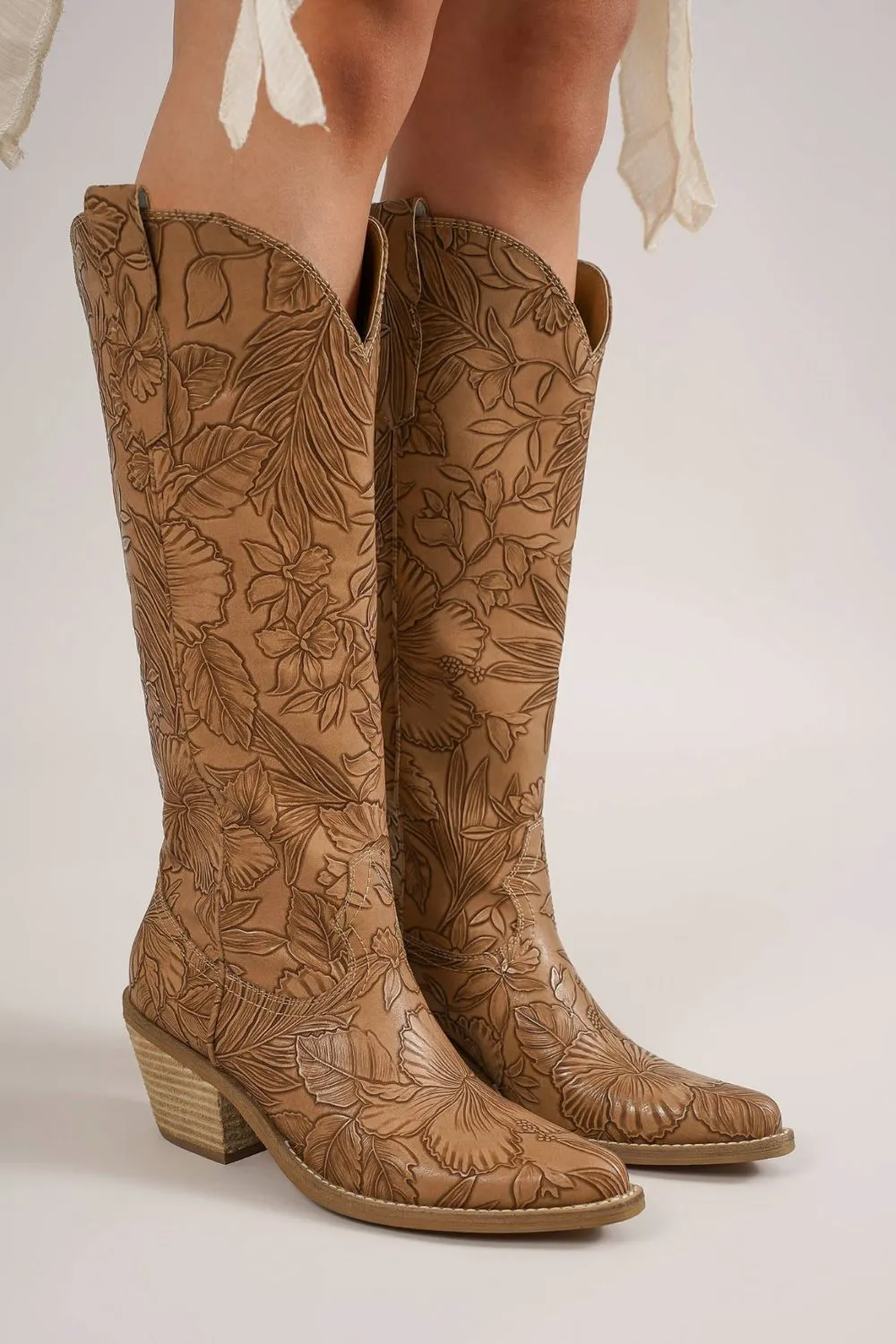 Beast Fashion Floral Point Toe Block Heel Boots