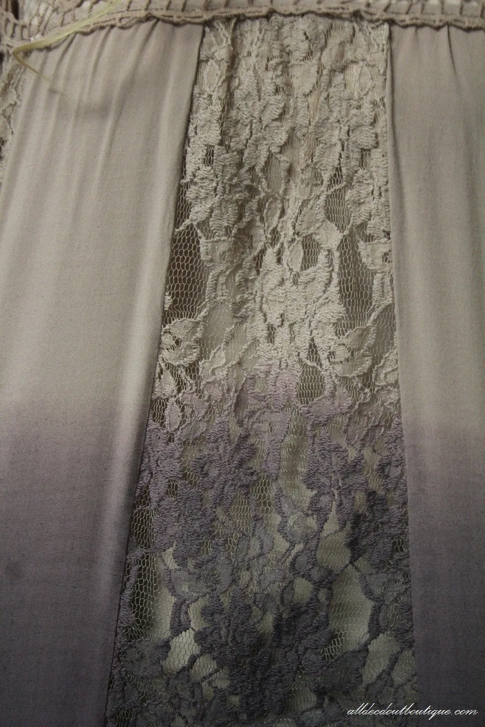 Blu Pepper | Flare Sleeve Lace Detail Ombre Top