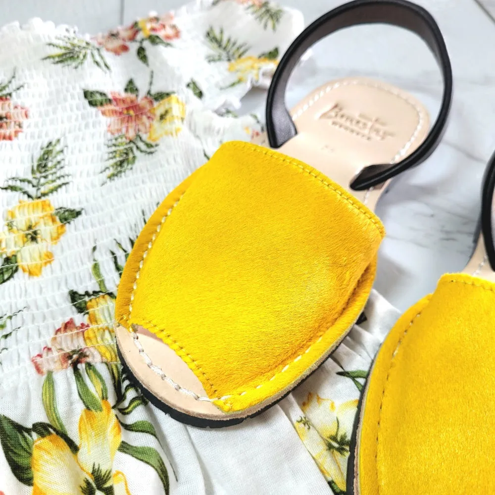 Daylily yellow Hide Avarca Sandals