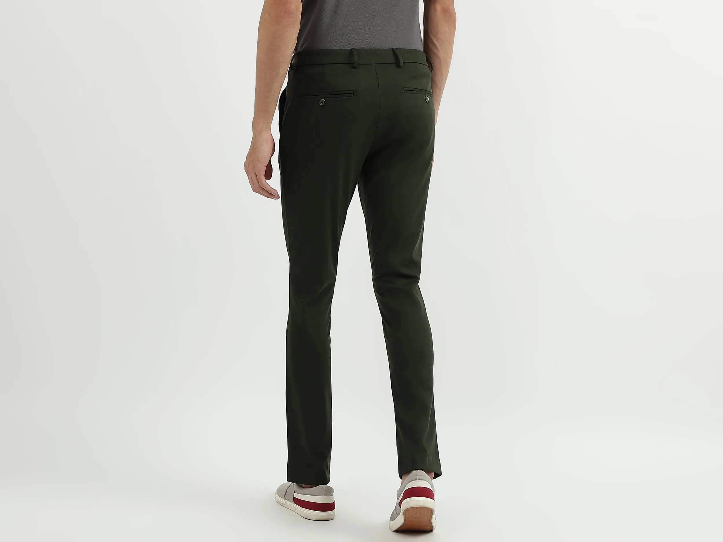 Men Solid Slim Fit Trouser