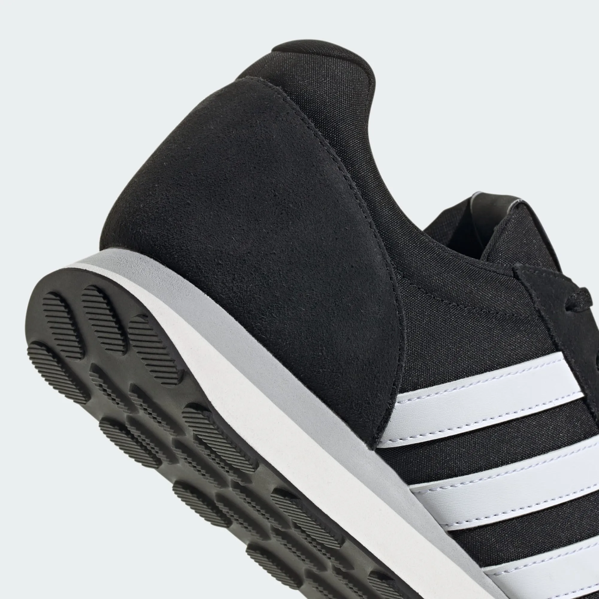RUN 60S 3.0 SHOES