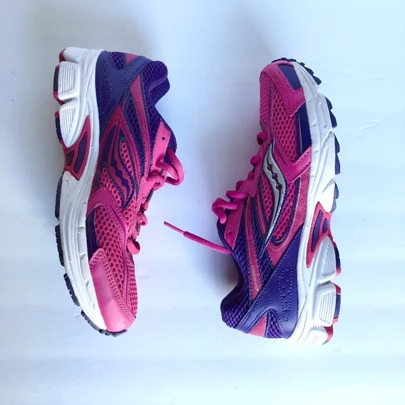 Saucony Girl's Pink Purple Cohesion 9 LLT Seankers